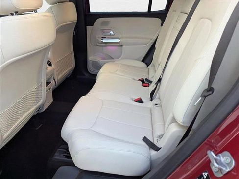 New 2025 Mercedes-Benz GLB 250 4MATIC image 13