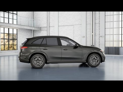 Used 2026 Mercedes-Benz GLC 300 4MATIC image 12