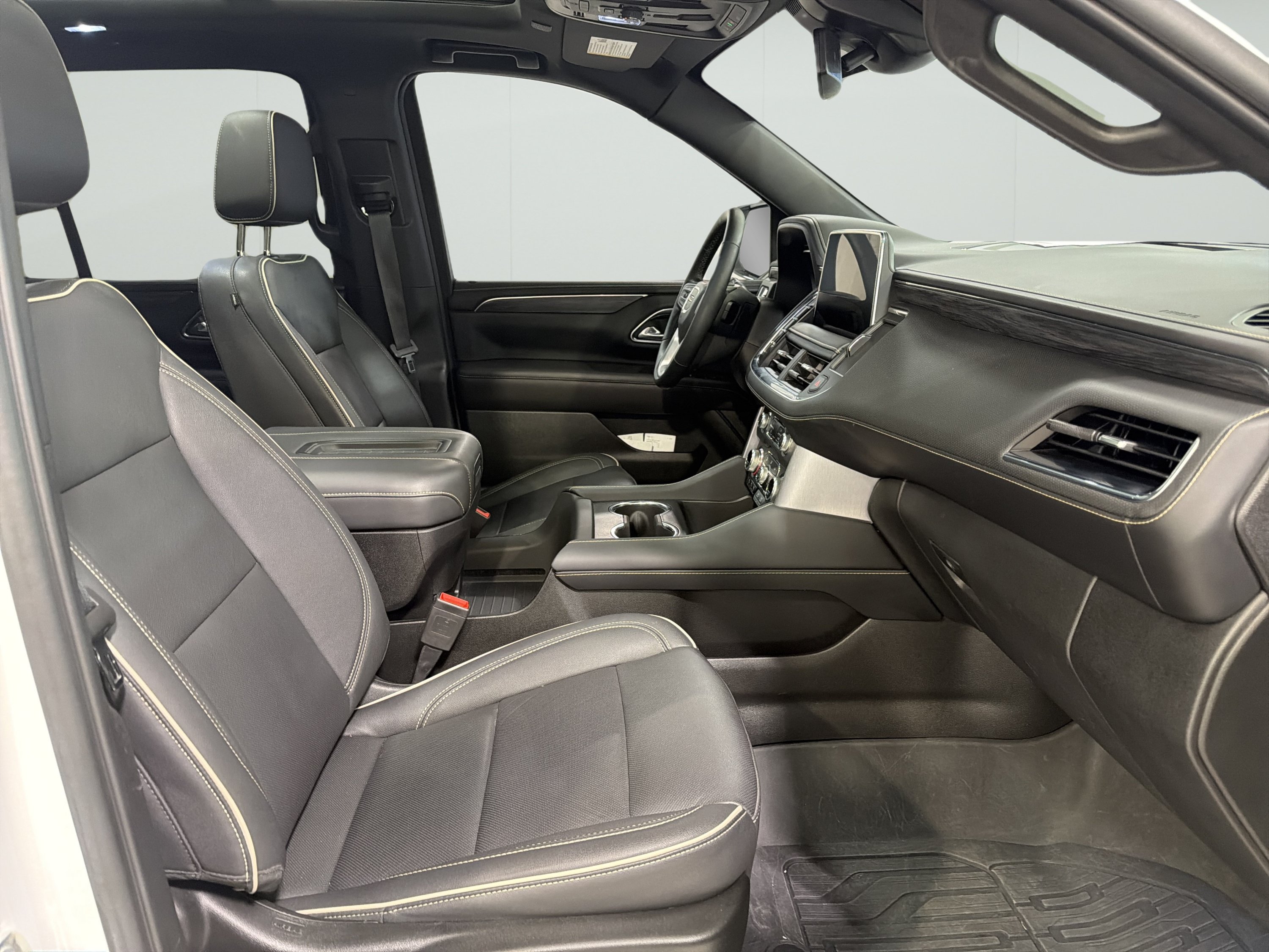 Used 2023 GMC Yukon SLT w/ SLT Premium Package AWD/4WD image 15