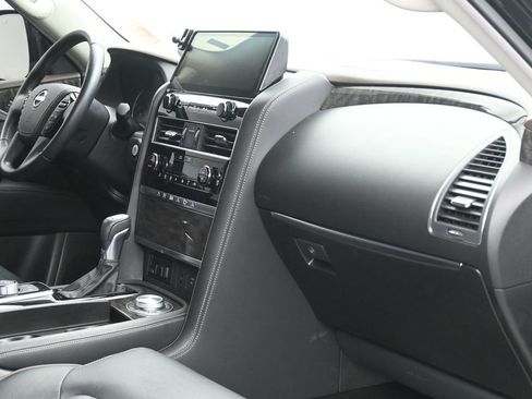 Used 2024 Nissan Armada Platinum w/ Captain's Chairs Package image 6