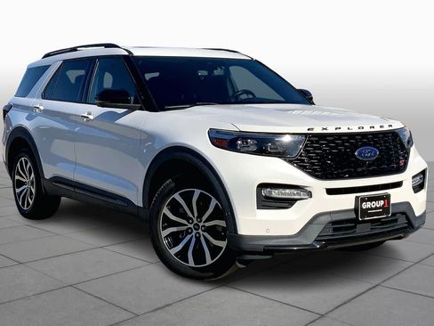 Used 2020 Ford Explorer ST image 2