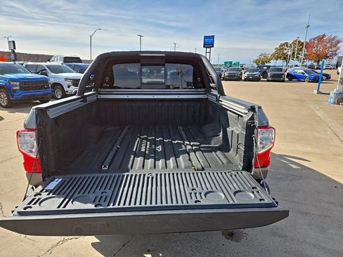 Used 2020 Nissan Titan SV w/ SV Convenience Package image 34