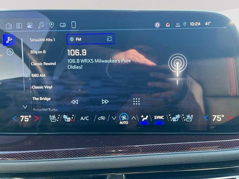 Certified 2025 Chevrolet Traverse RS image 13