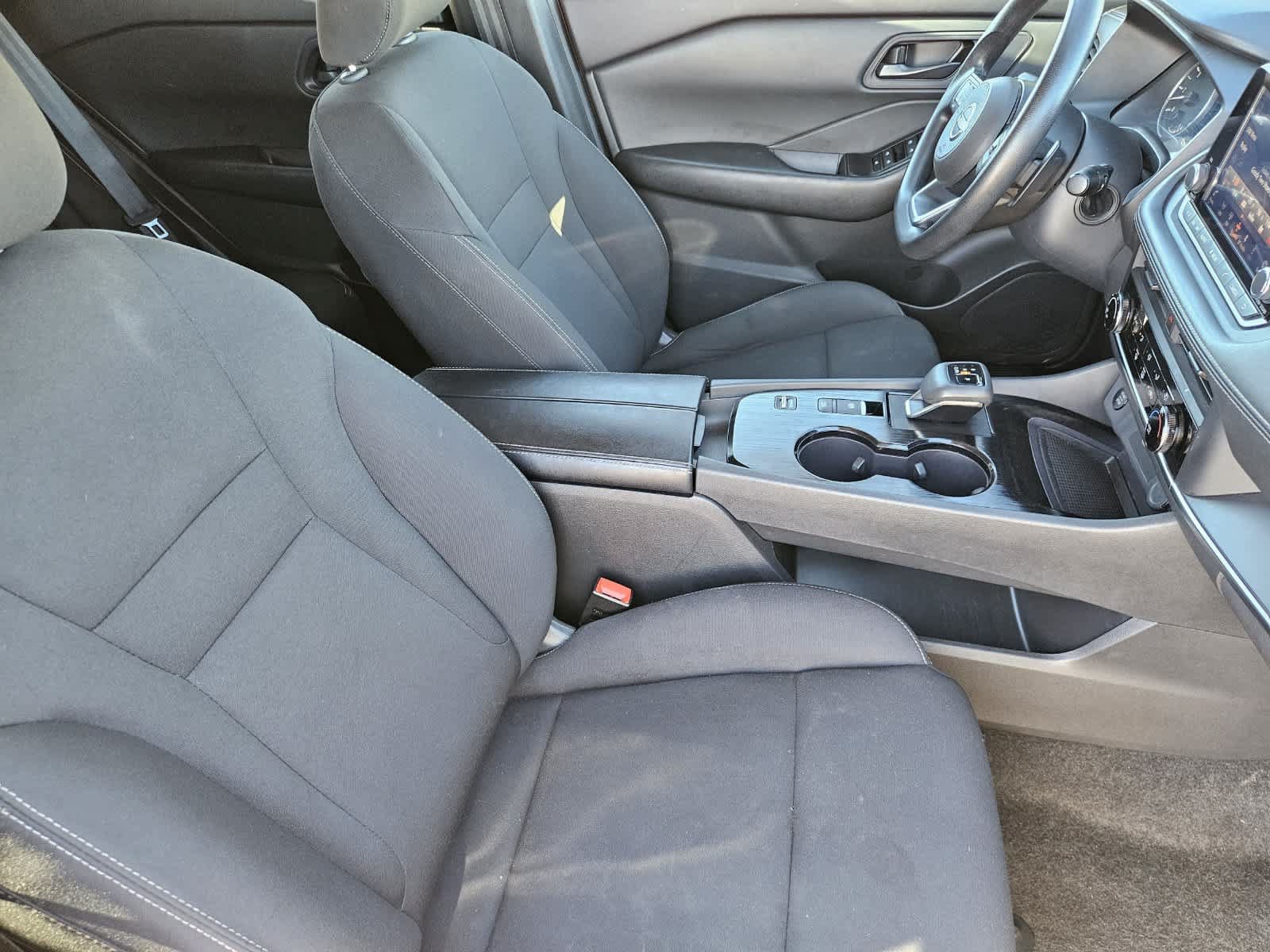 Used 2024 Nissan Rogue S FWD image 12