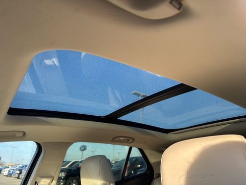 Used 2023 Buick Envision Avenir image 5