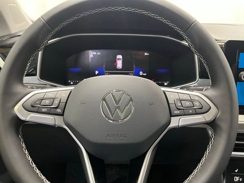 New 2026 Volkswagen Taos SE image 20