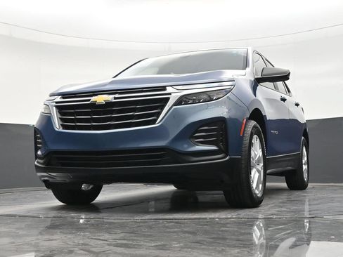 Used 2024 Chevrolet Equinox LS FWD image 27