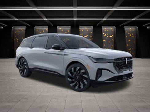 New 2026 Lincoln Nautilus Reserve w/ Jet Appearance Package image 7