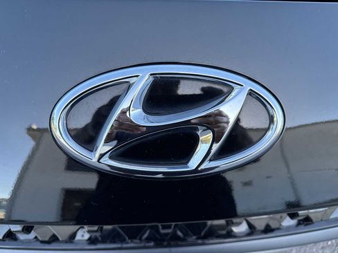 Used 2022 Hyundai Kona Limited AWD/4WD image 13