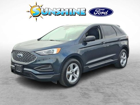 Certified 2024 Ford Edge SE image 3