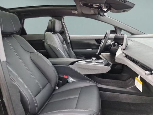 Used 2027 Cadillac Optiq Luxury RWD image 27