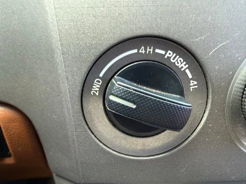 Used 2011 Toyota Sequoia Platinum AWD/4WD image 17