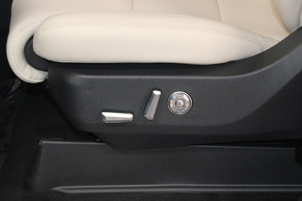 New 2027 Lincoln Navigator Premiere RWD image 22