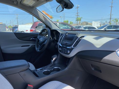 Used 2022 Chevrolet Equinox LS w/ LPO, Chrome Package FWD image 24