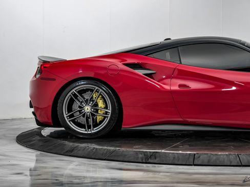 Used 2017 Ferrari 488 GTB RWD image 27