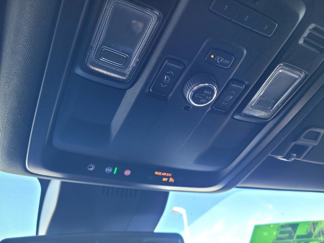 Used 2023 Chevrolet Suburban RST w/ Sport Performance Package AWD/4WD image 20