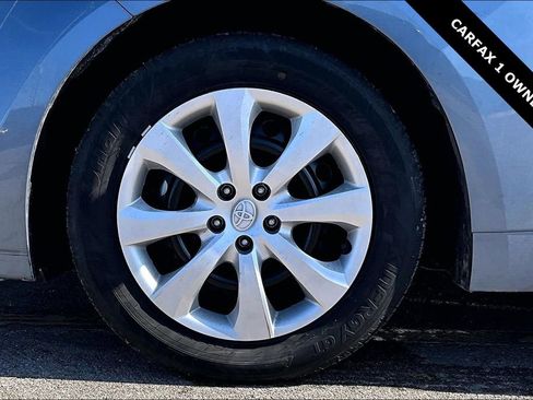 Used 2025 Toyota Corolla LE FWD image 32