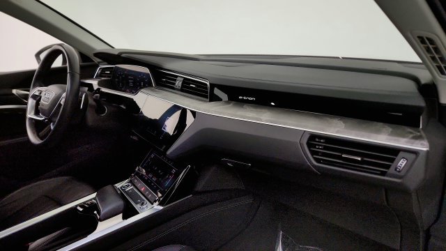 Used 2024 Audi Q8 e-tron Premium AWD/4WD image 34