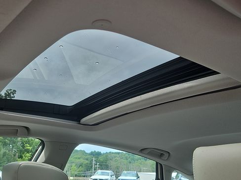 Used 2018 Honda Accord Touring image 7