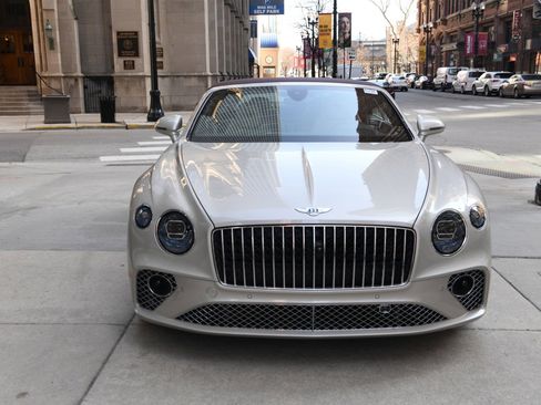 Used 2024 Bentley Continental GT image 21