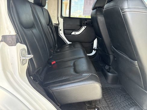 Used 2014 Jeep Wrangler Unlimited Sahara AWD/4WD image 25