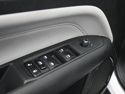 Used 2025 Jeep Compass Limited AWD/4WD image 16