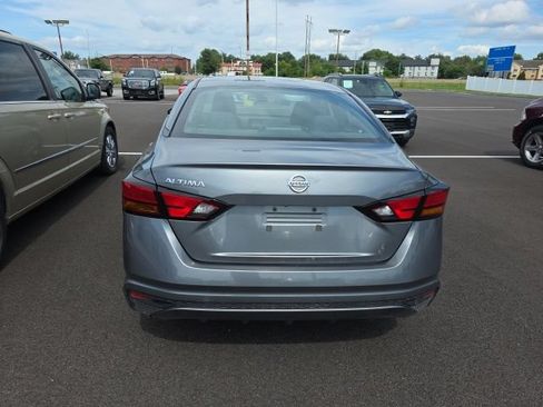 Used 2022 Nissan Altima 2.5 S FWD image 3