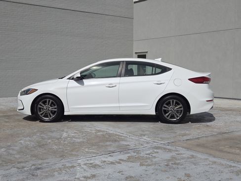 Used 2018 Hyundai Elantra SEL image 4