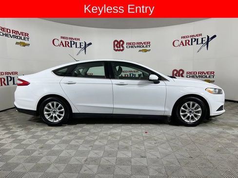 Used 2016 Ford Fusion S image 9
