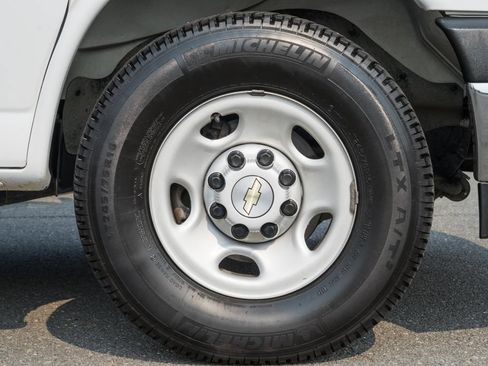 Used 2024 Chevrolet Express 3500 w/ Power Convenience Package RWD image 23
