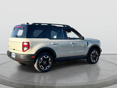 Used 2024 Ford Bronco Sport Outer Banks w/ Tech Package AWD/4WD image 8