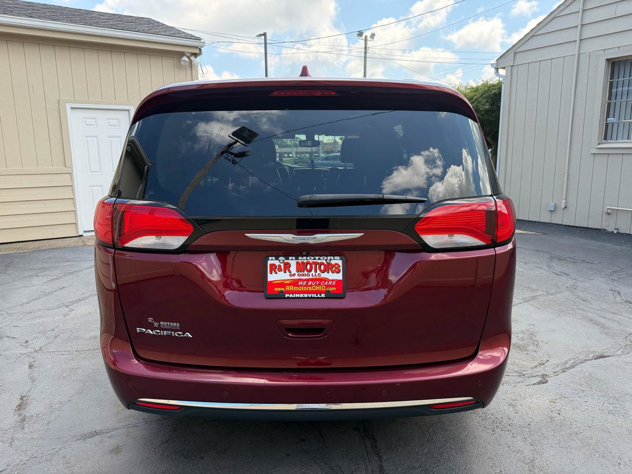 Used 2017 Chrysler Pacifica Touring-L Plus FWD image 11