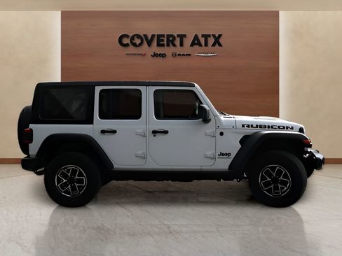 Used 2025 Jeep Wrangler Unlimited Rubicon AWD/4WD image 6
