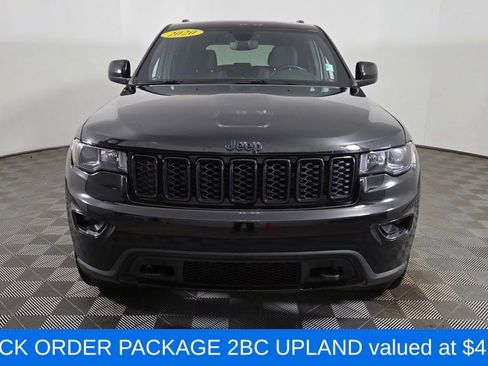 Used 2020 Jeep Grand Cherokee Laredo image 2