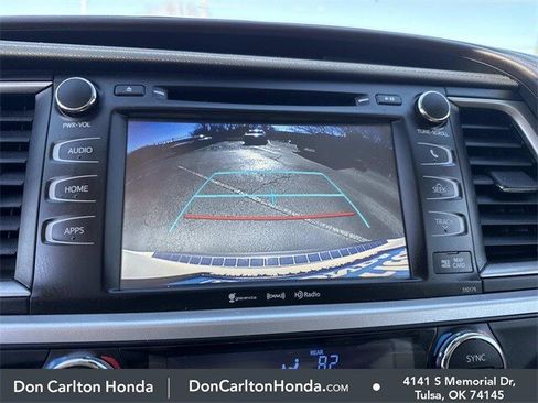 Used 2017 Toyota Highlander XLE image 21