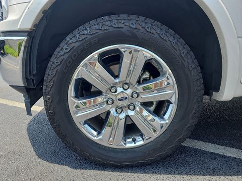 Used 2018 Ford F150 Lariat w/ Equipment Group 502A Luxury AWD/4WD image 34