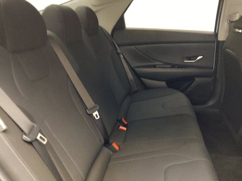 Used 2025 Hyundai Elantra SE FWD image 19