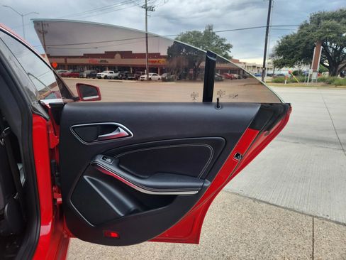 Used 2019 Mercedes-Benz CLA 250 image 10