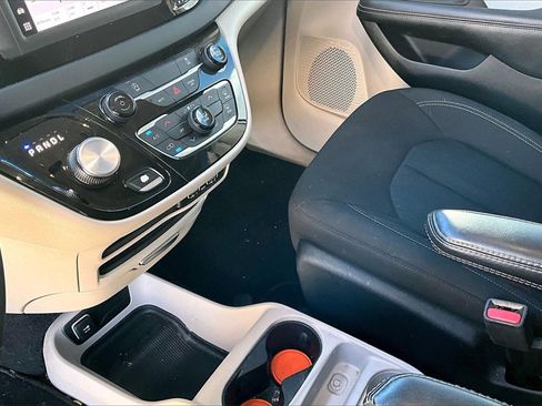 Certified 2023 Chrysler Voyager LX image 16