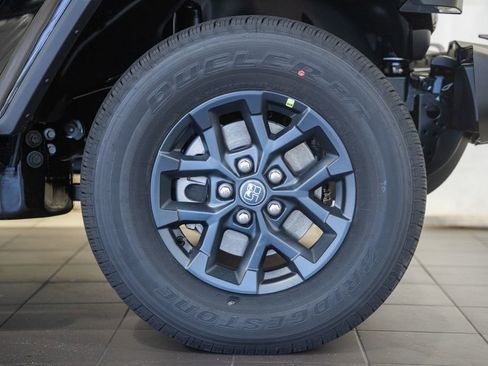 New 2026 Jeep Gladiator Sport AWD/4WD image 18