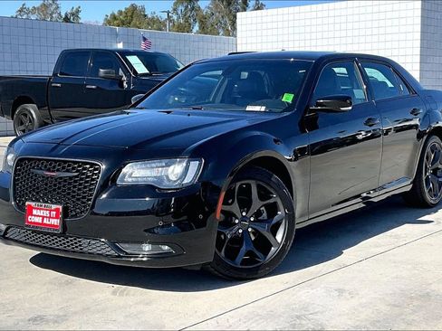 Certified 2023 Chrysler 300 S RWD image 2