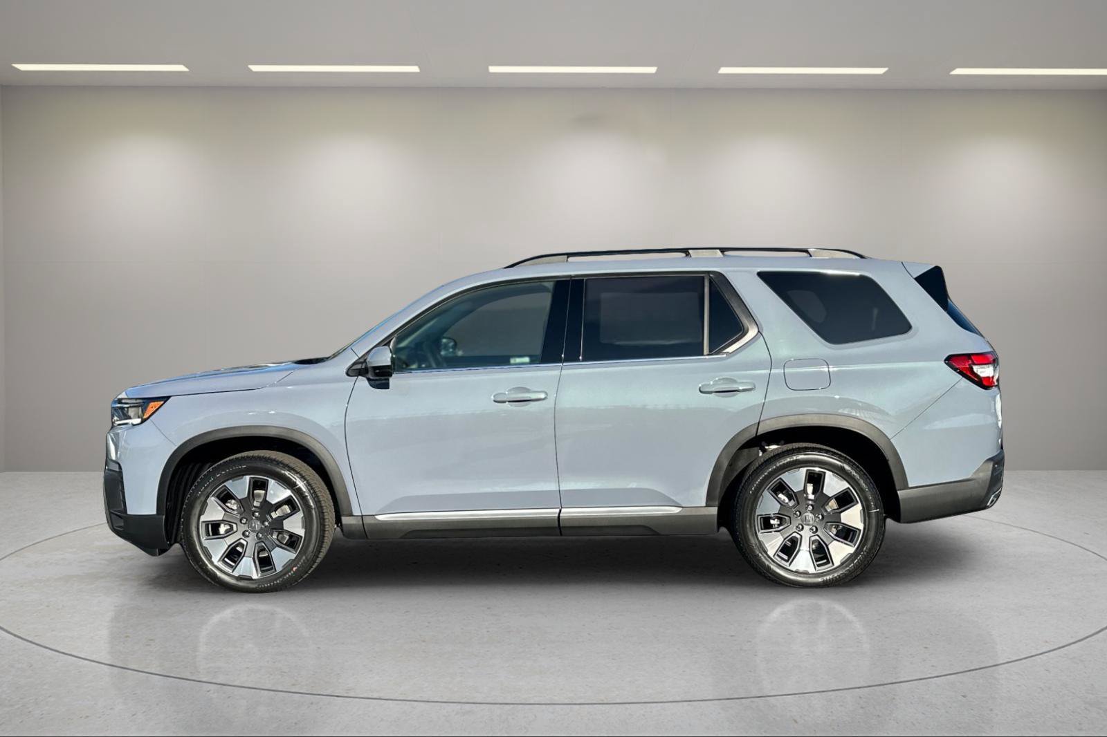 New 2026 Honda Pilot Elite image 2
