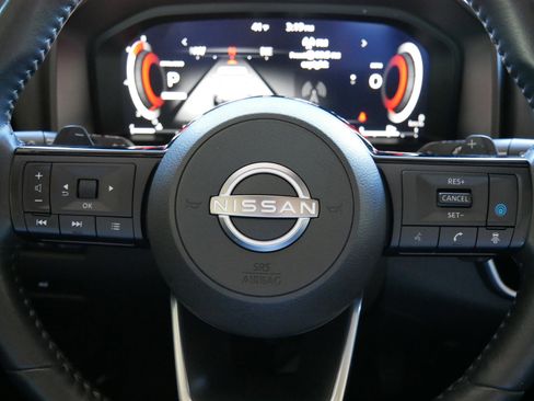 Used 2022 Nissan Rogue Platinum w/ Head-Up Display Package image 32