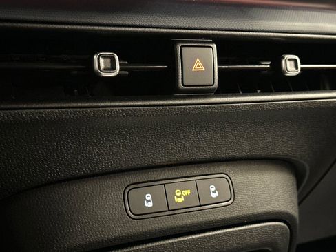 New 2025 Volkswagen ID. Buzz Pro S image 21