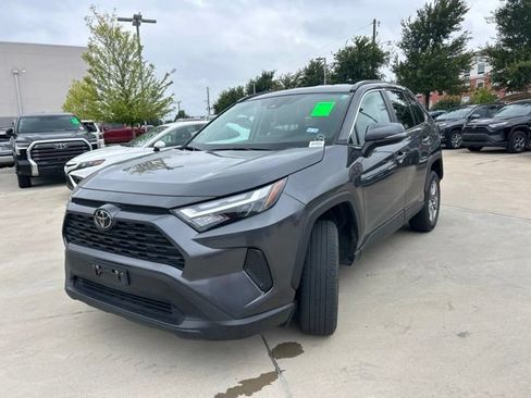 Used 2025 Toyota RAV4 XLE FWD image 7