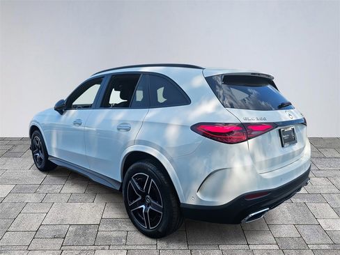 Certified 2025 Mercedes-Benz GLC 300 4MATIC image 5