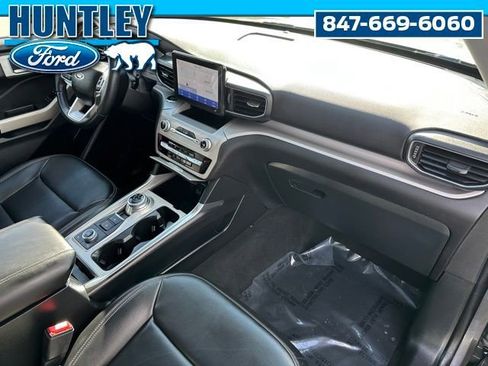 Used 2023 Ford Explorer XLT w/ Equipment Group 202A AWD/4WD image 9