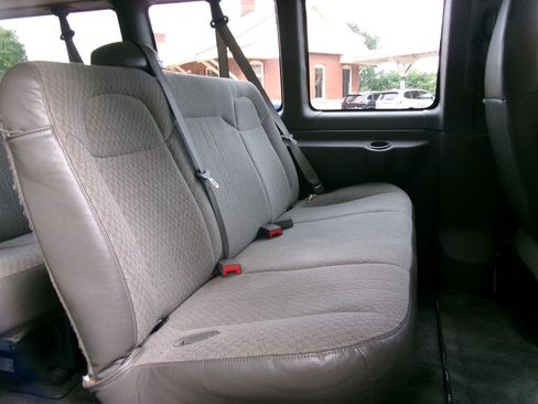Used 2016 Chevrolet Express 3500 LT w/ LT Preferred Equipment Group RWD image 24