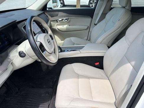 Used 2023 Volvo XC90 B5 Plus w/ Protection Package Premier AWD/4WD image 5