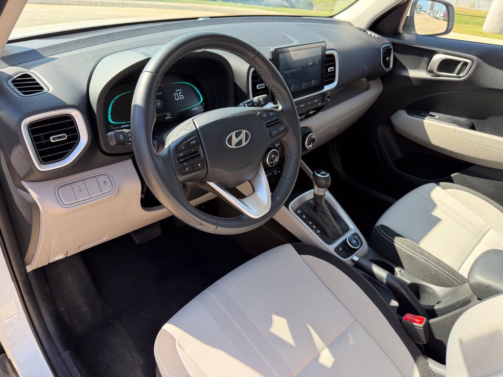 Used 2026 Hyundai Venue SEL FWD image 10